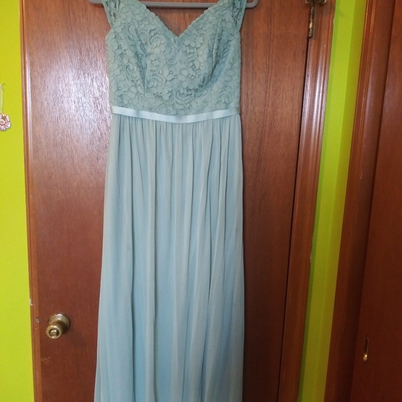 David's Bridal Dusty Sage dress size 10 - Picture 2 of 2